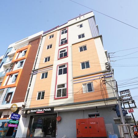 שמשבאד Hotel Blue Petals מראה חיצוני תמונה