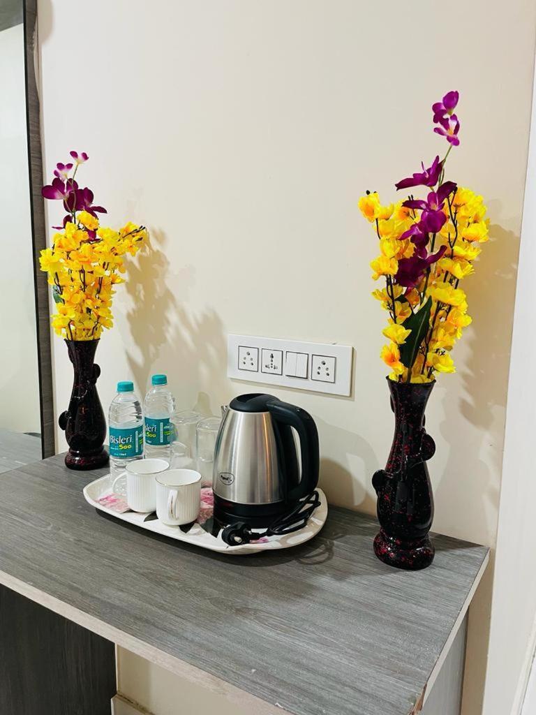 שמשבאד Hotel Blue Petals מראה חיצוני תמונה