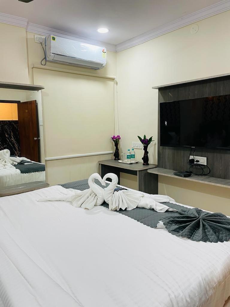 שמשבאד Hotel Blue Petals מראה חיצוני תמונה